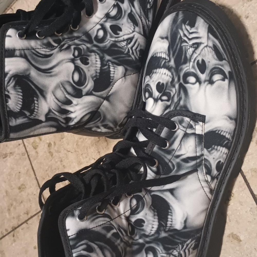 Skull boots
